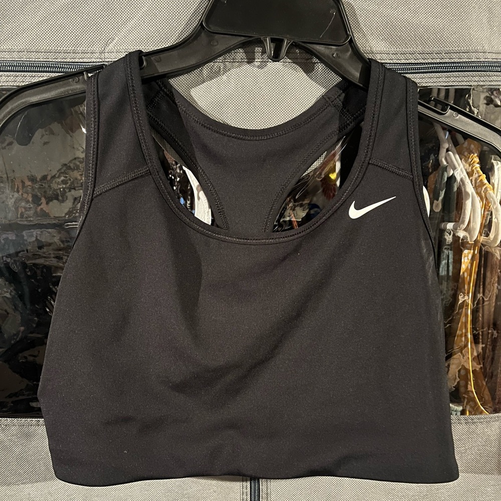 NWOT Never worn, Nike Sports bra